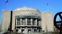 Die traditionsreiche Volksbühne Rosa Luxemburg im Herzen von Berlin (Foto: Andreas Praefcke)