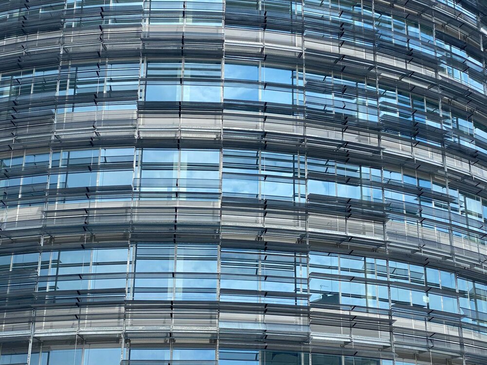 Eni_Bild_5_Lochblech_blau_gefaerbt_Edelstahl_geschliffen.jpg Eni_Bild_5_Lochblech_blau_gefaerbt_Edelstahl_geschliffen.jpg