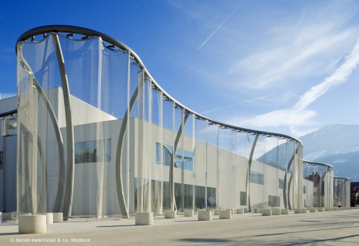 02_daniel_swarovski_und_Co._Wattens_Ringgeflecht_zur_dekorativen_Klimaverbesserung_von_Gebaeuden.JPG
