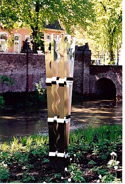 klein_skulptur_57-00_euroga_2002_-_schloss_wickrath.jpg